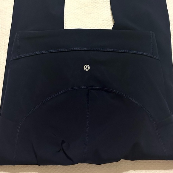 Lululemon Power Thru High-Rise Crop 23" - True Navy SZ 4 - Picture 3 of 7